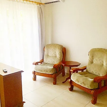 Gyermekbarat Apartman 4+2 Fo Reszere Apartman Balatongyörök