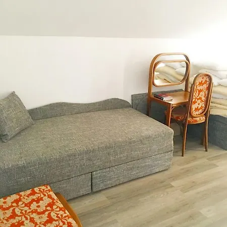 Gyermekbarat Apartman 4+2 Fo Reszere Apartman Balatongyörök
